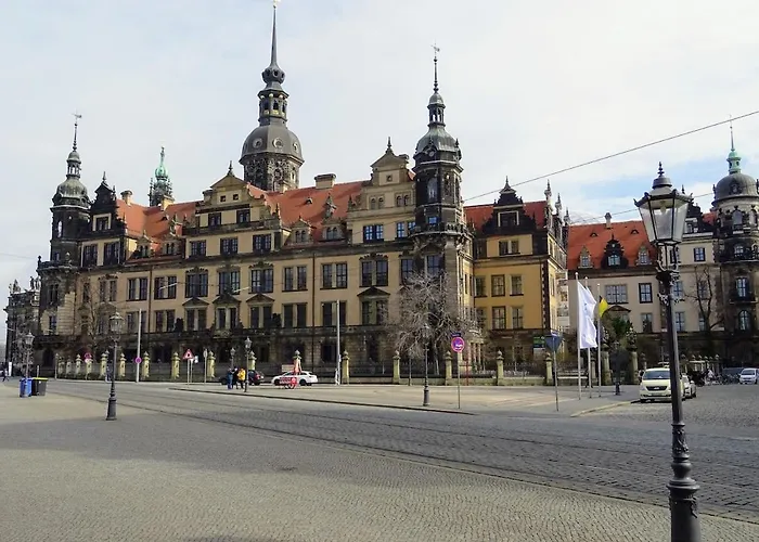 Luxus Im Zentrum Für 6 Personen! 3 Zimmer, Balkon, Wlan, Parkplatz Apartamento