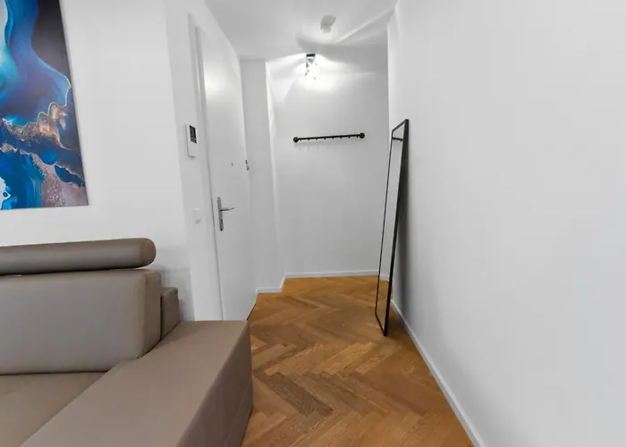 Luxus Im Zentrum Für 6 Personen! 3 Zimmer, Balkon, Wlan, Parkplatz *