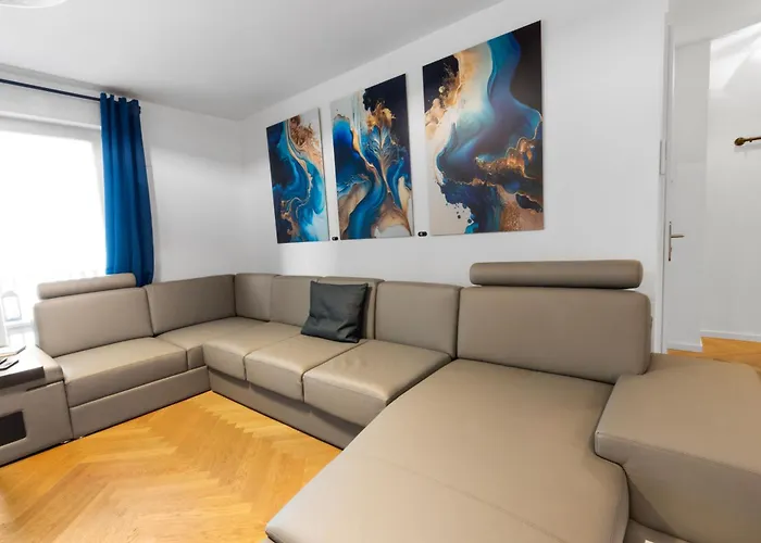 Luxus Im Zentrum Für 6 Personen! 3 Zimmer, Balkon, Wlan, Parkplatz * Dresde