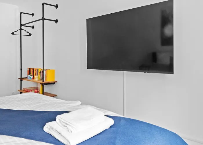 Luxus Im Zentrum Für 6 Personen! 3 Zimmer, Balkon, Wlan, Parkplatz Apartamento