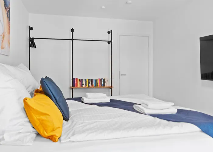 Luxus Im Zentrum Für 6 Personen! 3 Zimmer, Balkon, Wlan, Parkplatz Apartamento