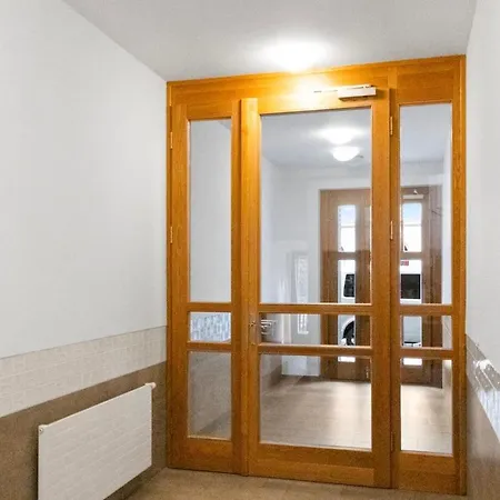 Luxus Im Zentrum Fuer 6 Personen! 3 Zimmer, Balkon, Wlan, Parkplatz * Dresden