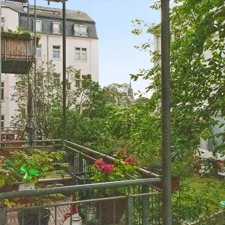 Apartment Luxus Im Zentrum Fuer 6 Personen! 3 Zimmer, Balkon, Wlan, Parkplatz Dresden