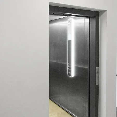 Luxus Im Zentrum Fuer 6 Personen! 3 Zimmer, Balkon, Wlan, Parkplatz *