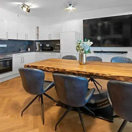 Luxus Im Zentrum Fuer 6 Personen! 3 Zimmer, Balkon, Wlan, Parkplatz Apartment Dresden