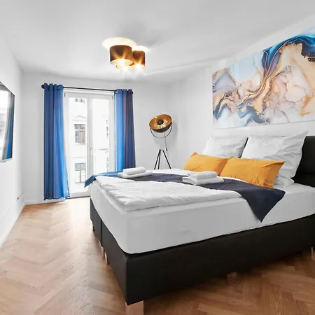 Luxus Im Zentrum Fuer 6 Personen! 3 Zimmer, Balkon, Wlan, Parkplatz Appartement Dresde
