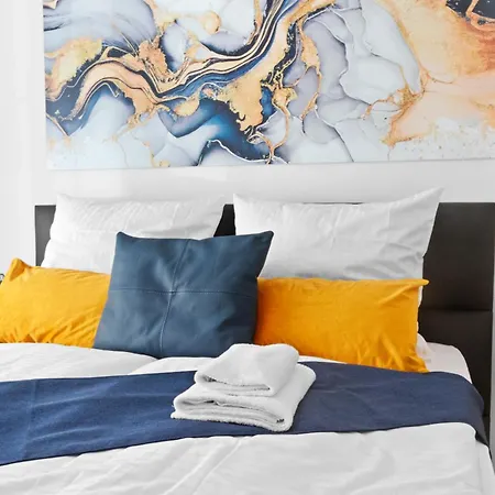 Luxus Im Zentrum Fuer 6 Personen! 3 Zimmer, Balkon, Wlan, Parkplatz *