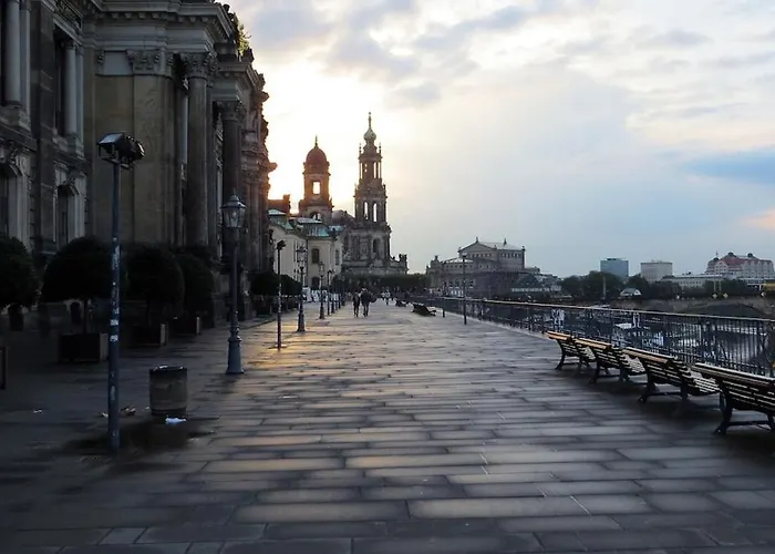 Luxus Im Zentrum Fuer 6 Personen! 3 Zimmer, Balkon, Wlan, Parkplatz