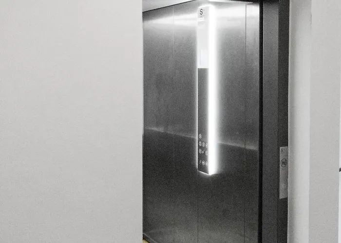 Luxus Im Zentrum Fuer 6 Personen! 3 Zimmer, Balkon, Wlan, Parkplatz Dresden