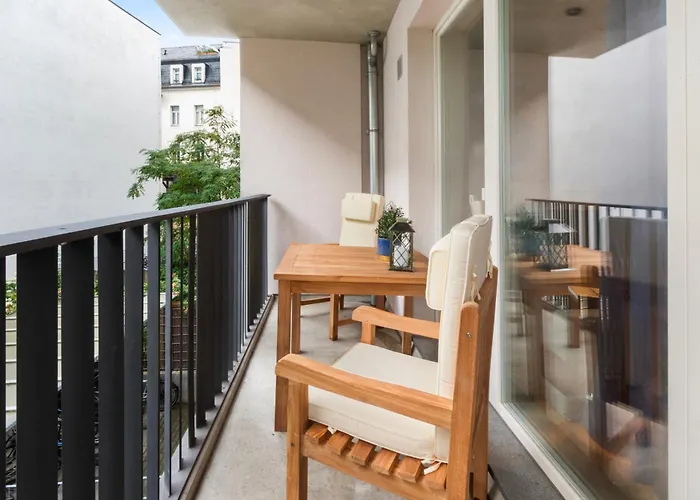 Luxus Im Zentrum Fuer 6 Personen! 3 Zimmer, Balkon, Wlan, Parkplatz