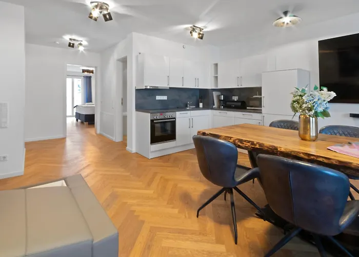 Luxus Im Zentrum Fuer 6 Personen! 3 Zimmer, Balkon, Wlan, Parkplatz * Dresden