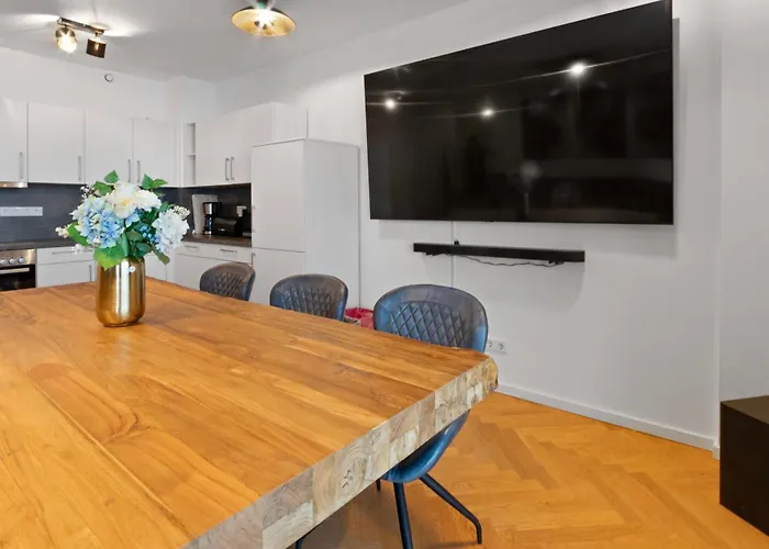 Daire Luxus Im Zentrum Fuer 6 Personen! 3 Zimmer, Balkon, Wlan, Parkplatz