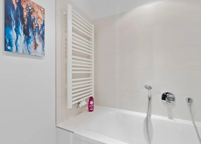 Daire Luxus Im Zentrum Fuer 6 Personen! 3 Zimmer, Balkon, Wlan, Parkplatz Dresden