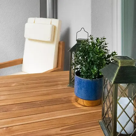 Luxus Im Zentrum Für 6 Personen! 3 Zimmer, Balkon, Wlan, Parkplatz *