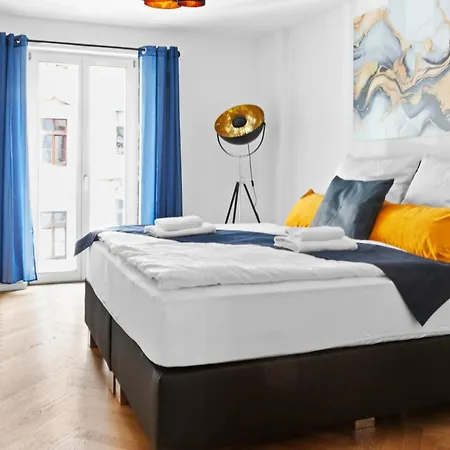 Appartement Luxus Im Zentrum Fuer 6 Personen! 3 Zimmer, Balkon, Wlan, Parkplatz *