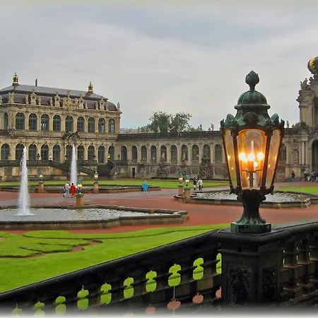 Luxus Im Zentrum Fuer 6 Personen! 3 Zimmer, Balkon, Wlan, Parkplatz *