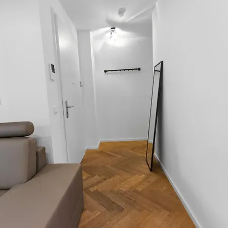 Luxus Im Zentrum Fuer 6 Personen! 3 Zimmer, Balkon, Wlan, Parkplatz *